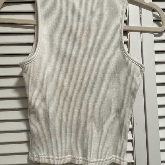 High neck Ribbed Crop top - Picture 3 of 3